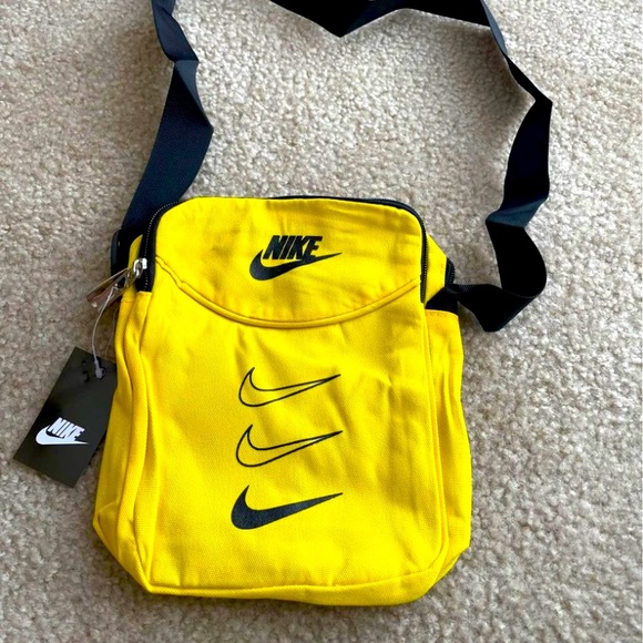 Nike Other - Nike Crossbody or messenger bag ❤️🧢SALE 🌎❤️❤️🔥
